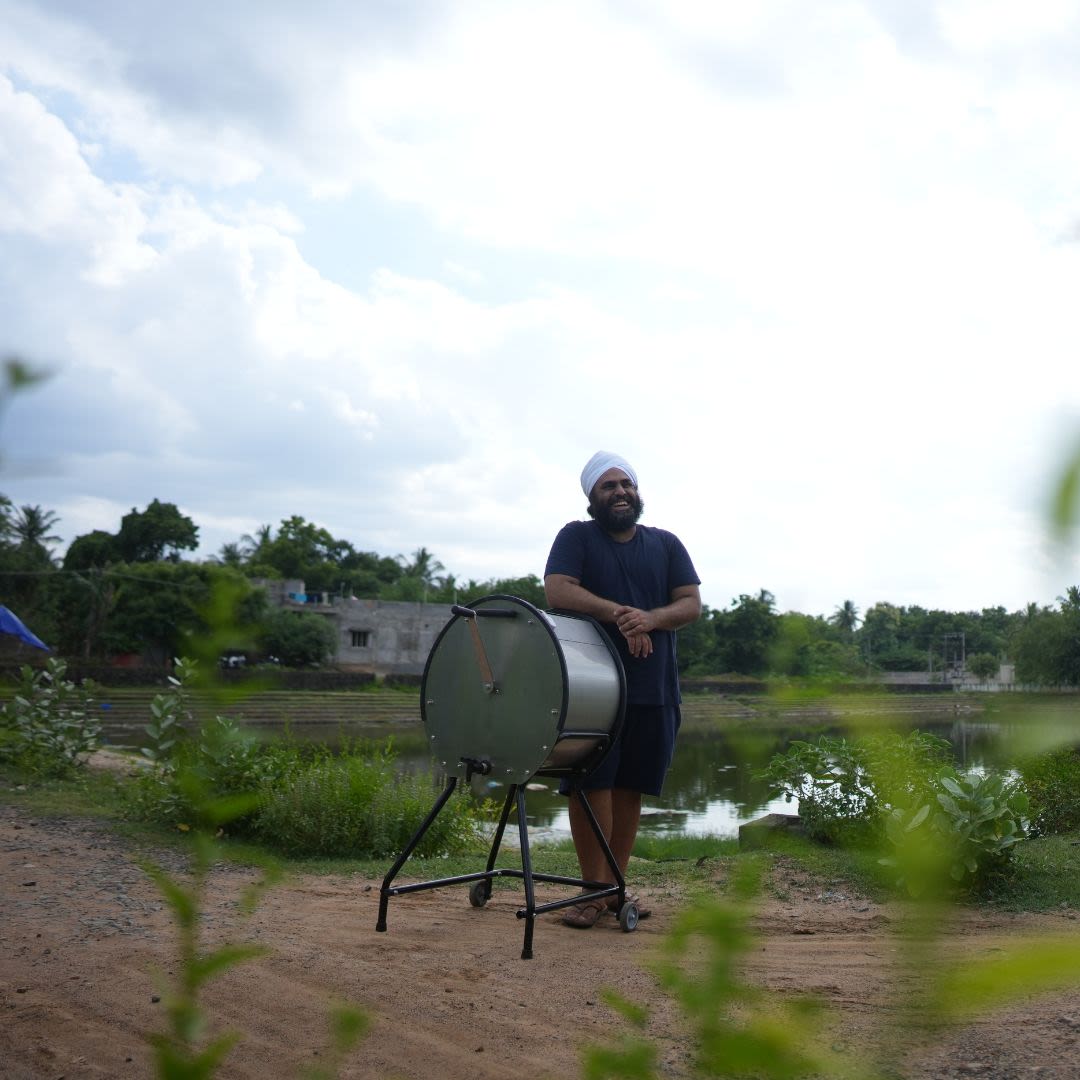 Navjot with the Divya washing machine 